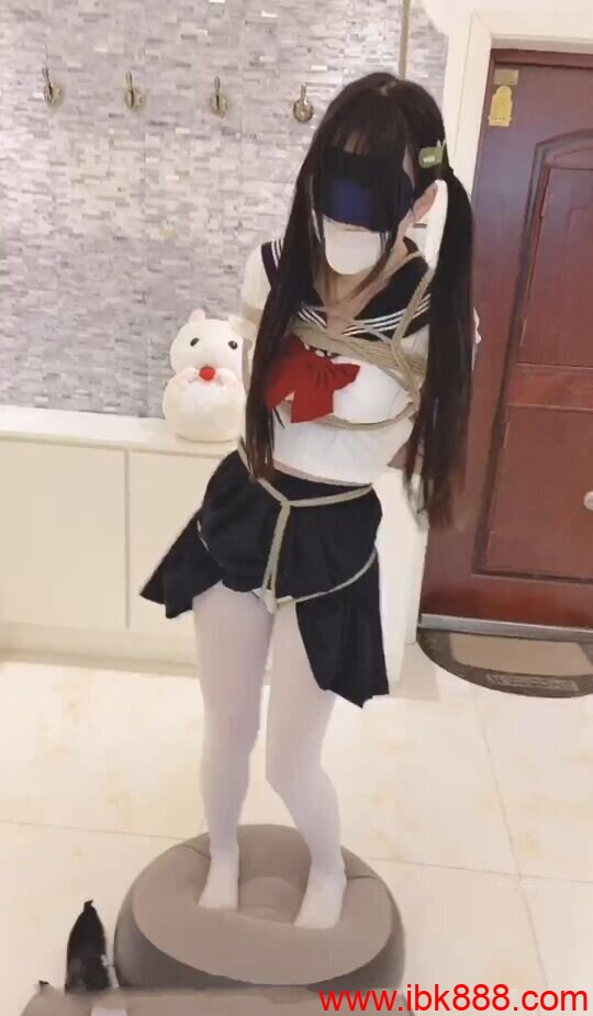 挣扎挣扎还是挣扎！嘴巴里塞的是小G穿了一天的棉袜，下身是双重TD极度闷热极度TK-BD绳艺资源